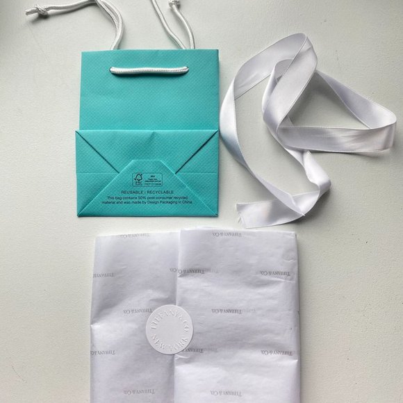 Tiffany bag with tissue and ribbon - Picture 2 of 2